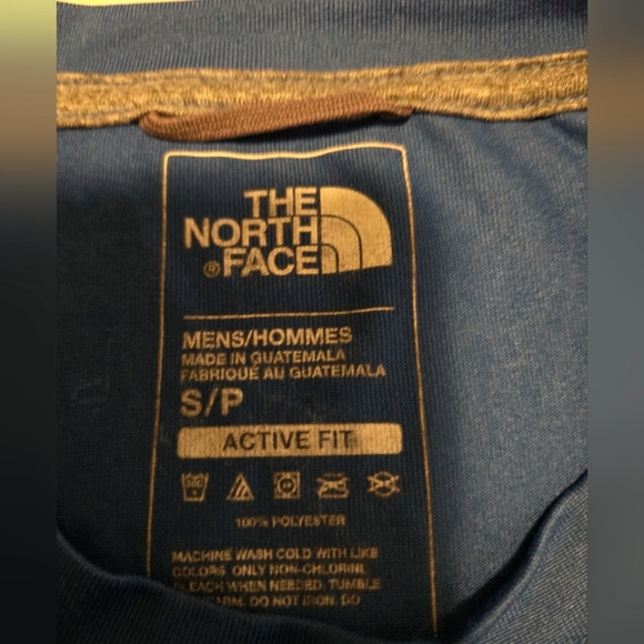 The North Face Active Fit men's tee, size small - Picture 3 of 5